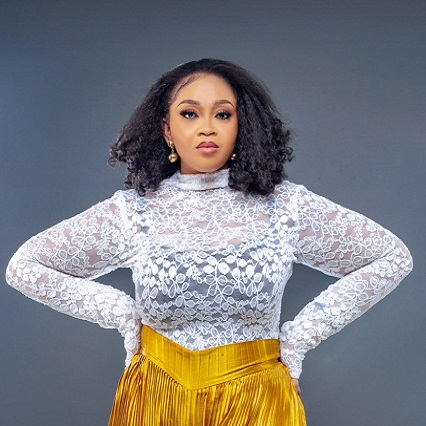 Madam Agatha, Social Media manager